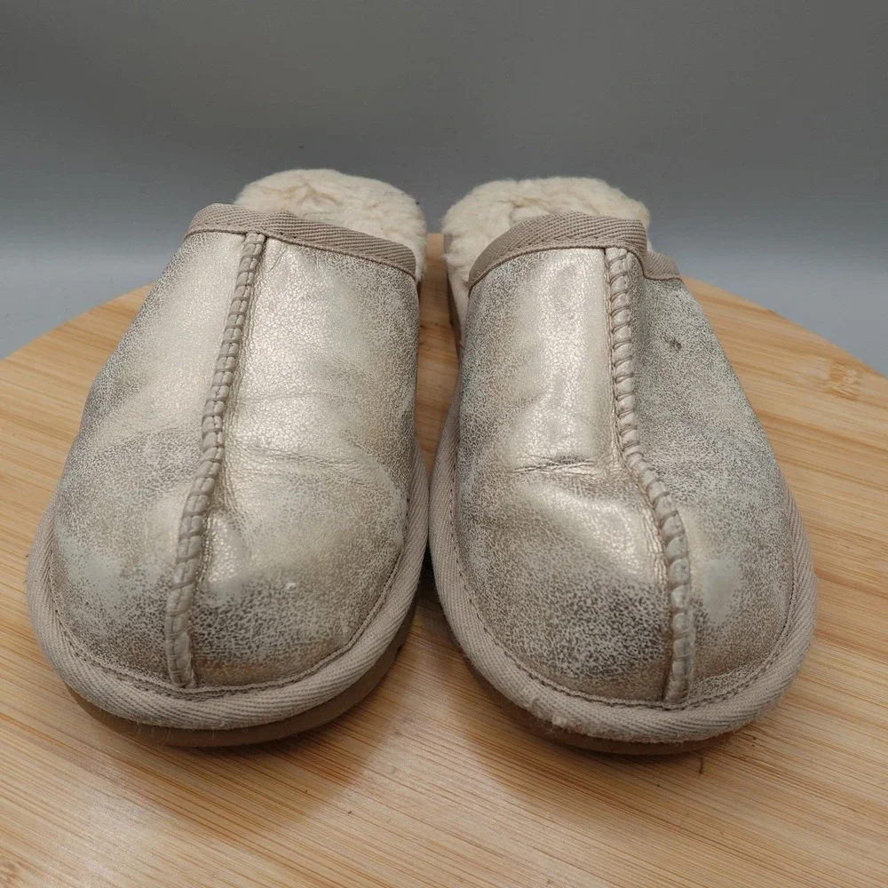 UGG Kids 1 Slippers Gold Metallic Sheepskin Lined Slip On Mules 1139810K Flaw